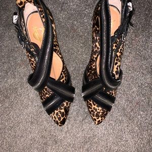 Cheetah print heels size 8